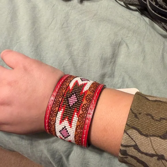 Handcrafted Red and Pink Beaded Bracelet - Picture 1 of 2